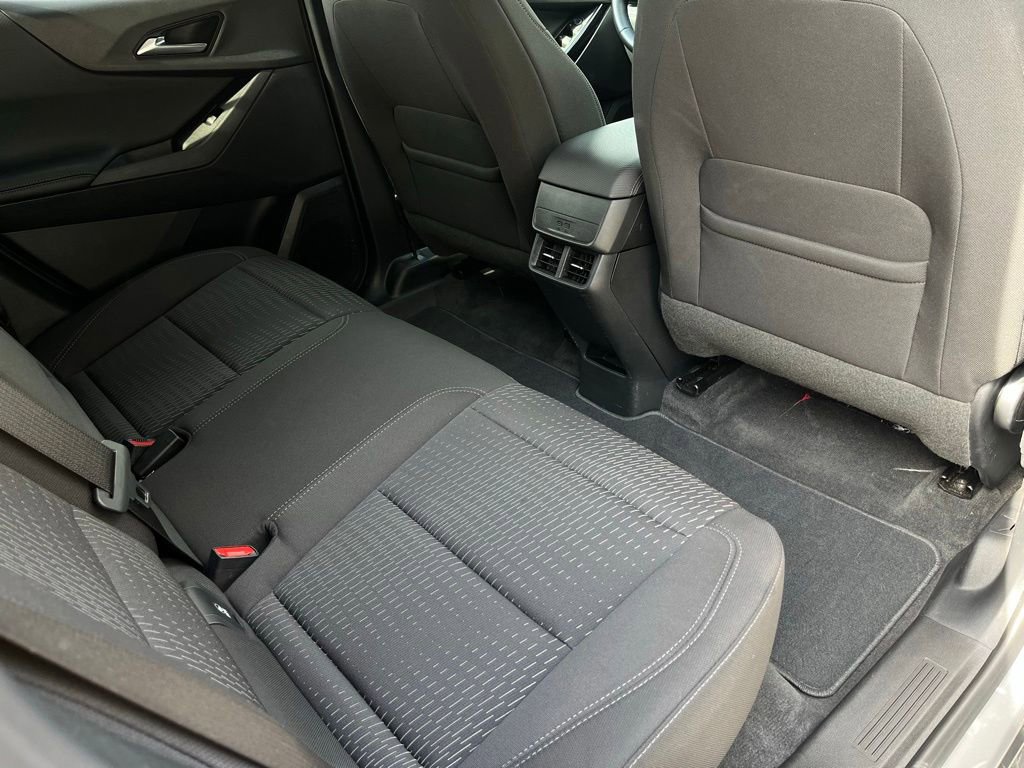 Used 2026 Chevrolet Equinox LT AWD/4WD image 11