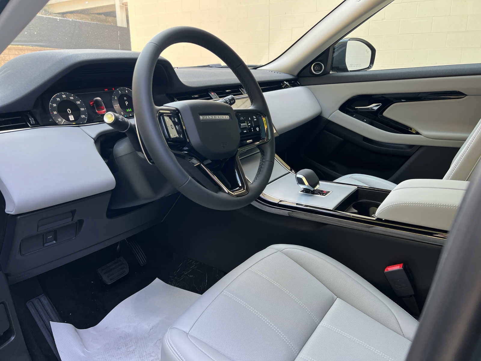 Certified 2025 Land Rover Range Rover Evoque S image 12