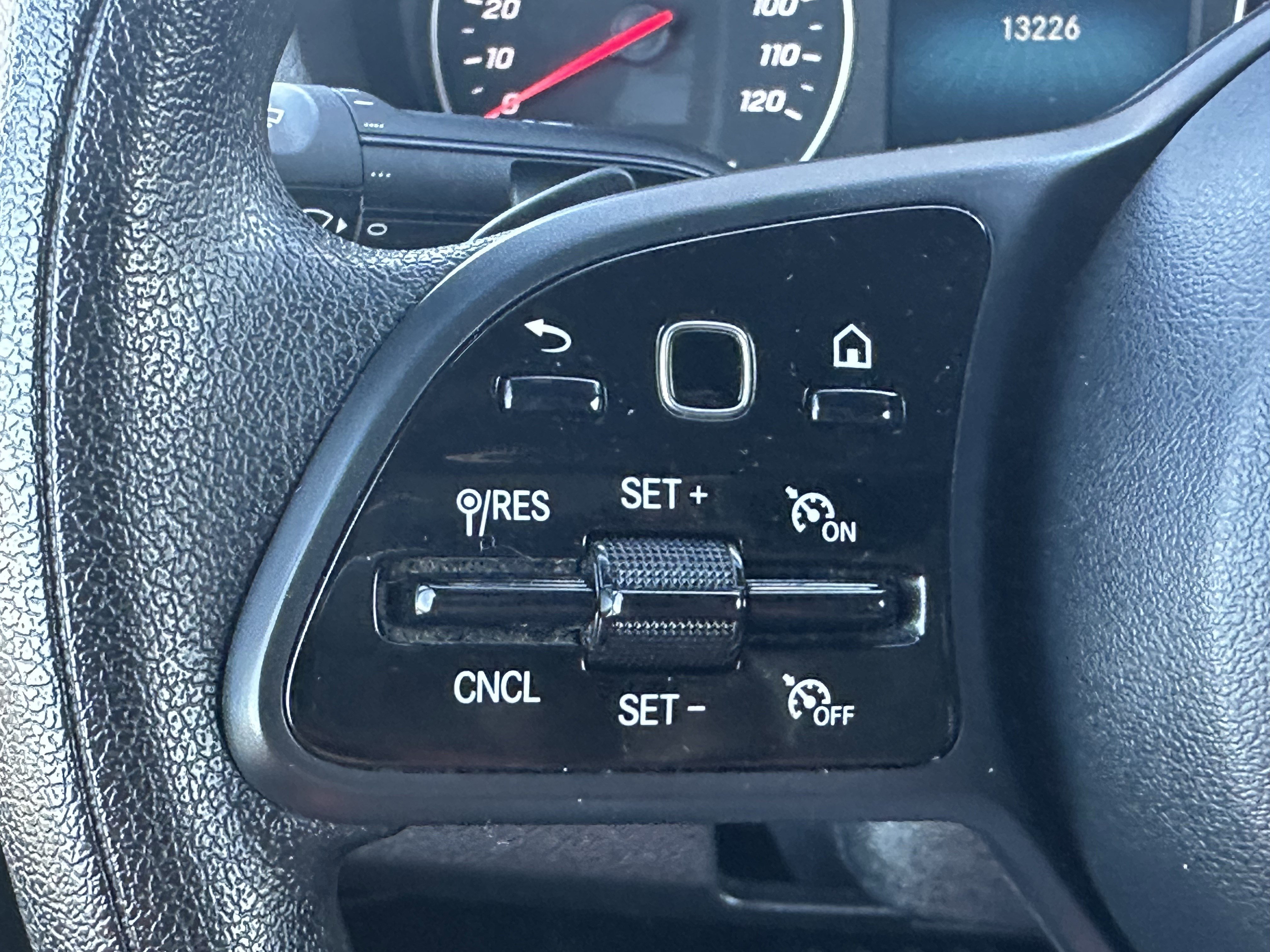 Used 2024 Mercedes-Benz Sprinter 2500 w/ Acoustic Package image 22