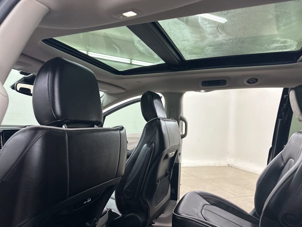 Used 2022 Chrysler Pacifica Limited image 27
