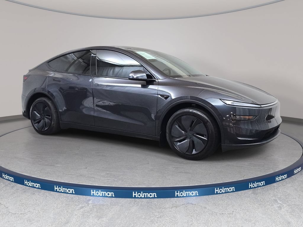 Used 2026 Tesla Model Y AWD image 4