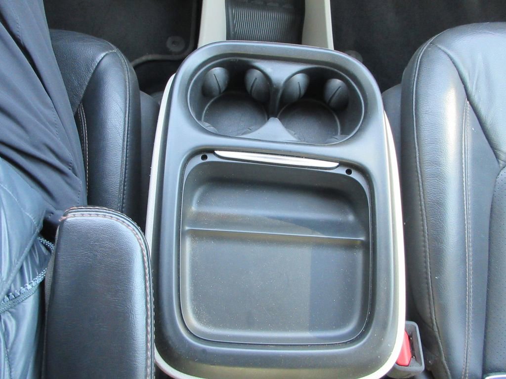 Used 2020 Chrysler Pacifica Touring-L image 27