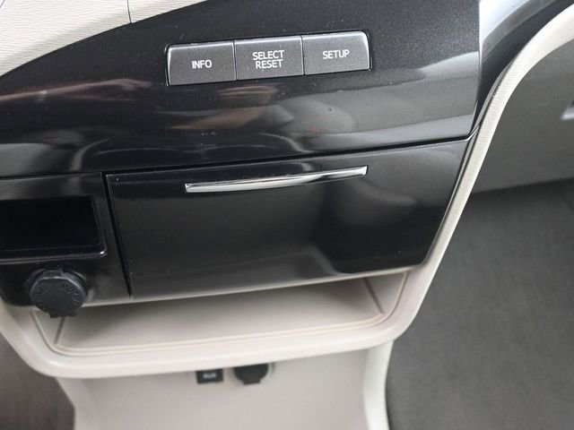 Used 2013 Toyota Sienna LE image 4