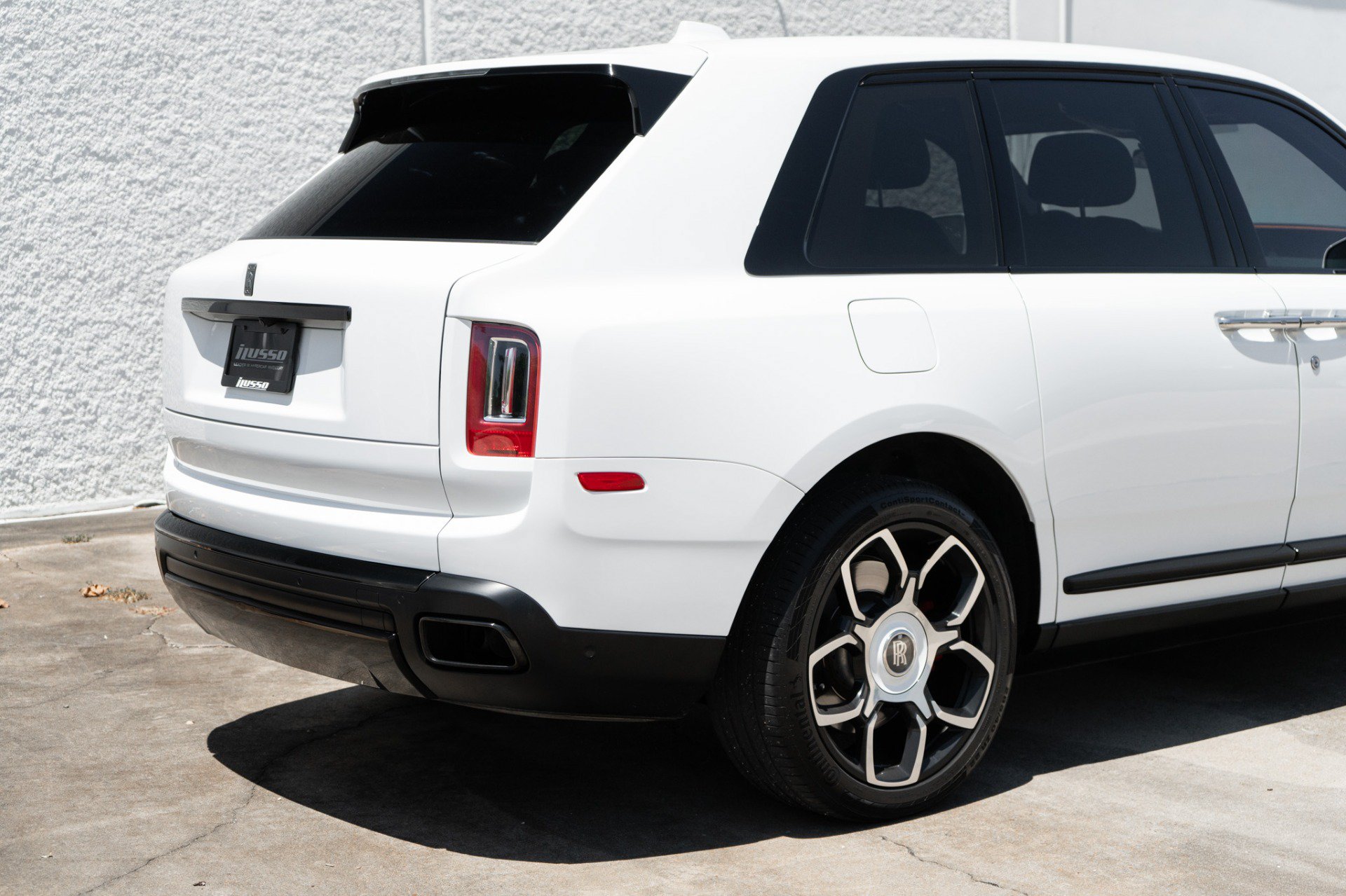 Used 2022 Rolls-Royce Cullinan Black Badge w/ Dark Exterior Package AWD/4WD image 24