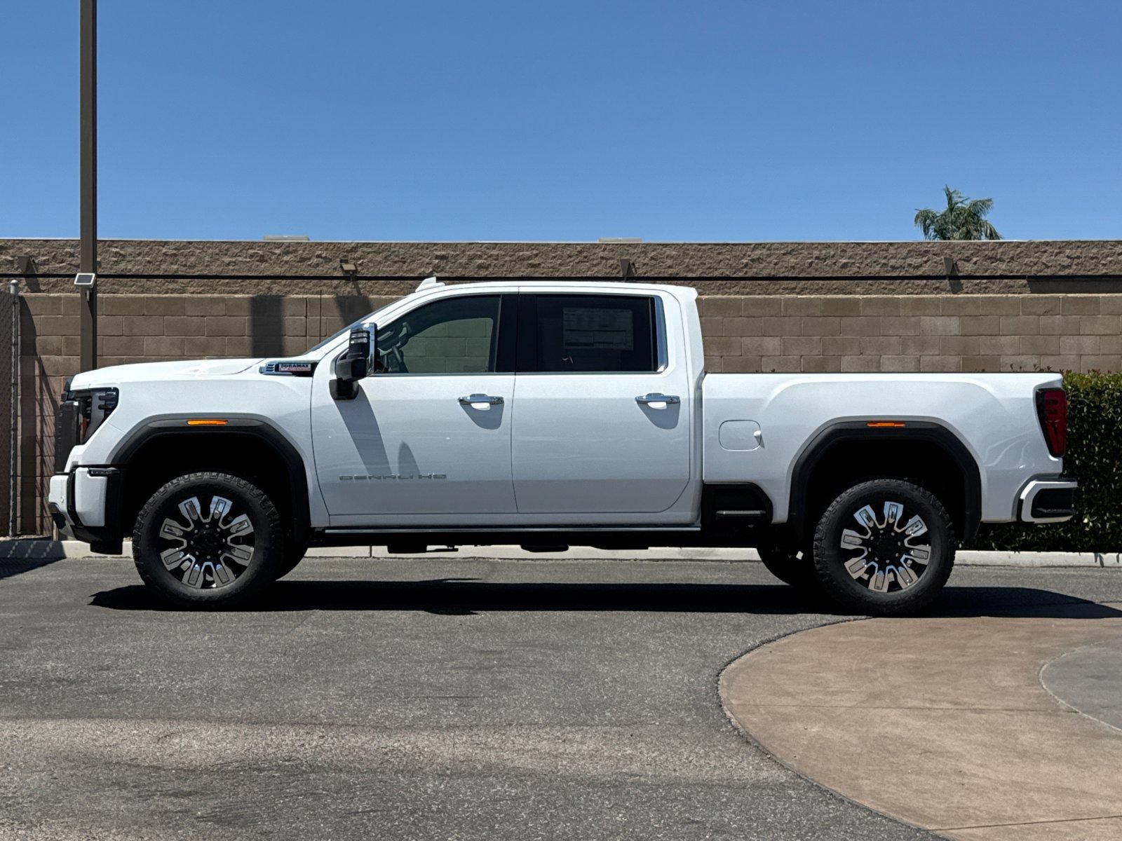 New 2026 GMC Sierra 3500 Denali w/ Denali Reserve Package AWD/4WD image 7
