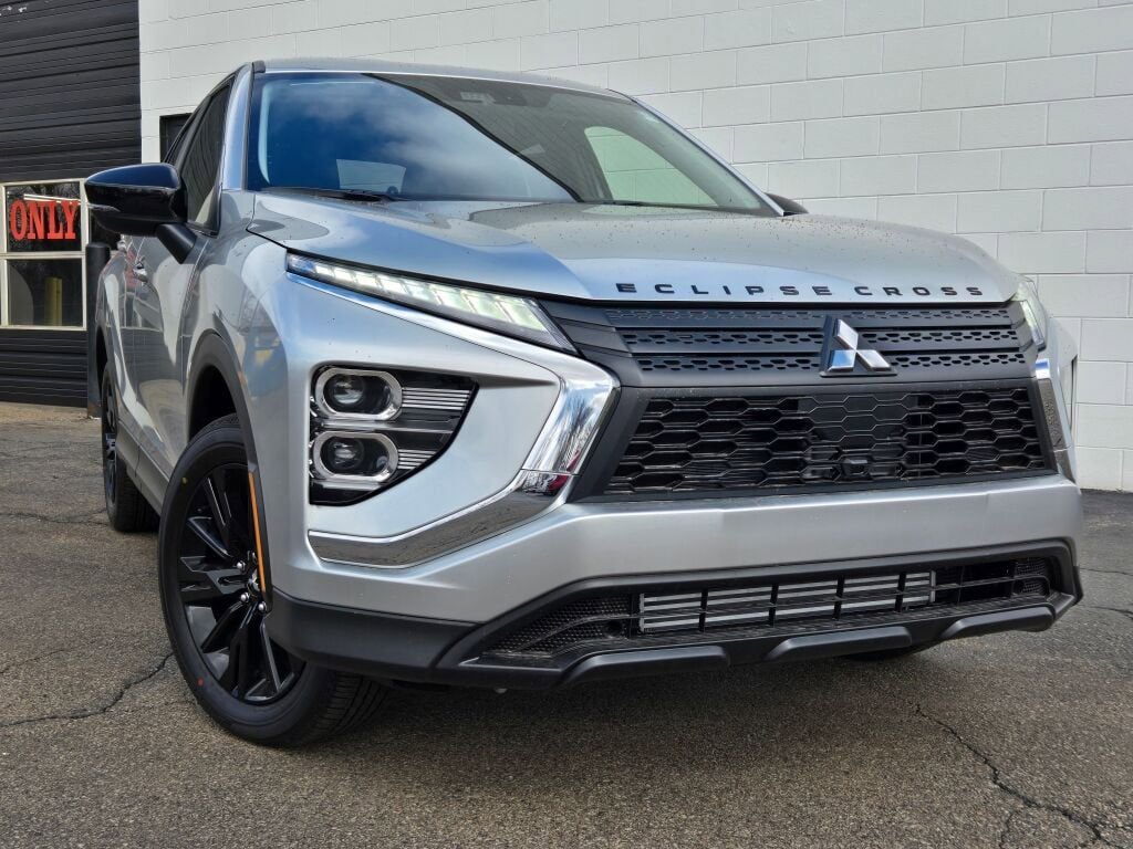 New 2025 Mitsubishi Eclipse Cross LE image 2