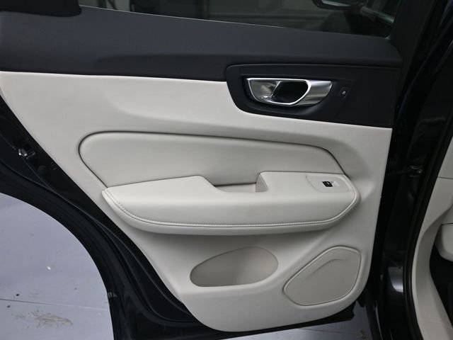 Used 2023 Volvo XC60 B5 Plus w/ Protection Package Premier image 20