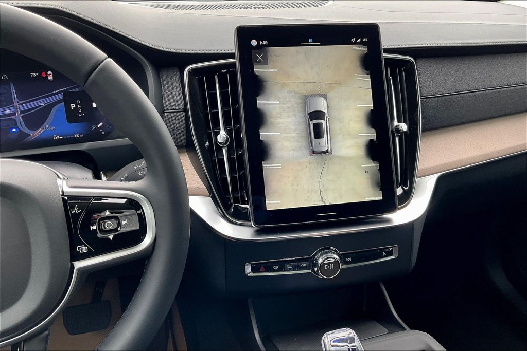 New 2026 Volvo XC90 B5 Plus w/ Protection Package Premier AWD/4WD image 8