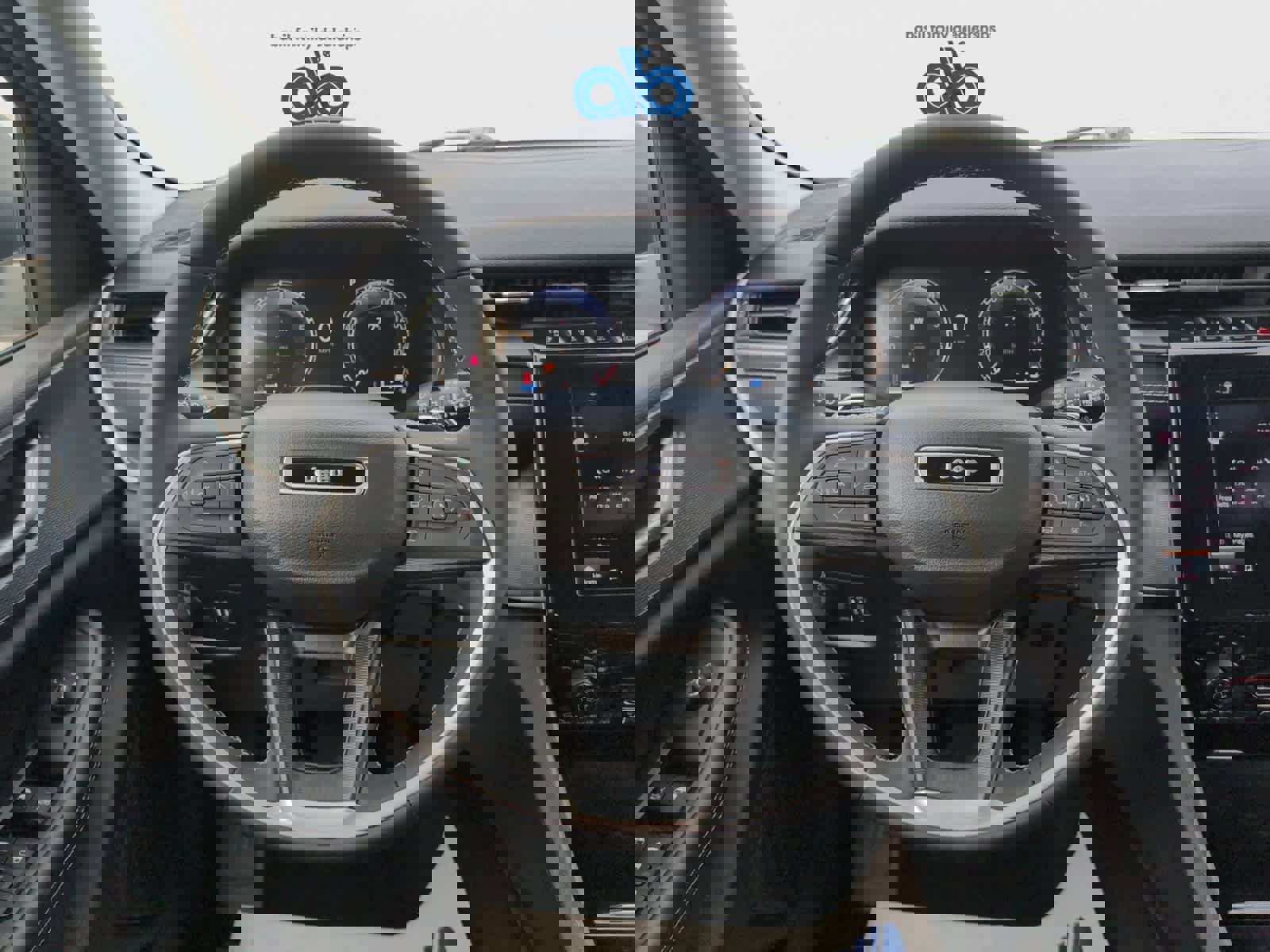 Used 2024 Jeep Grand Cherokee L Laredo w/ Luxury Tech Group I image 15