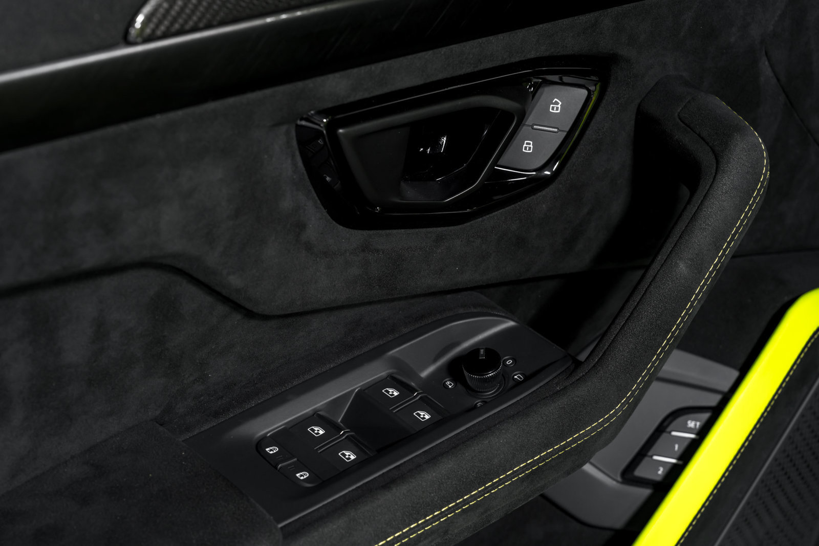 Used 2024 Lamborghini Urus Performante AWD/4WD image 11