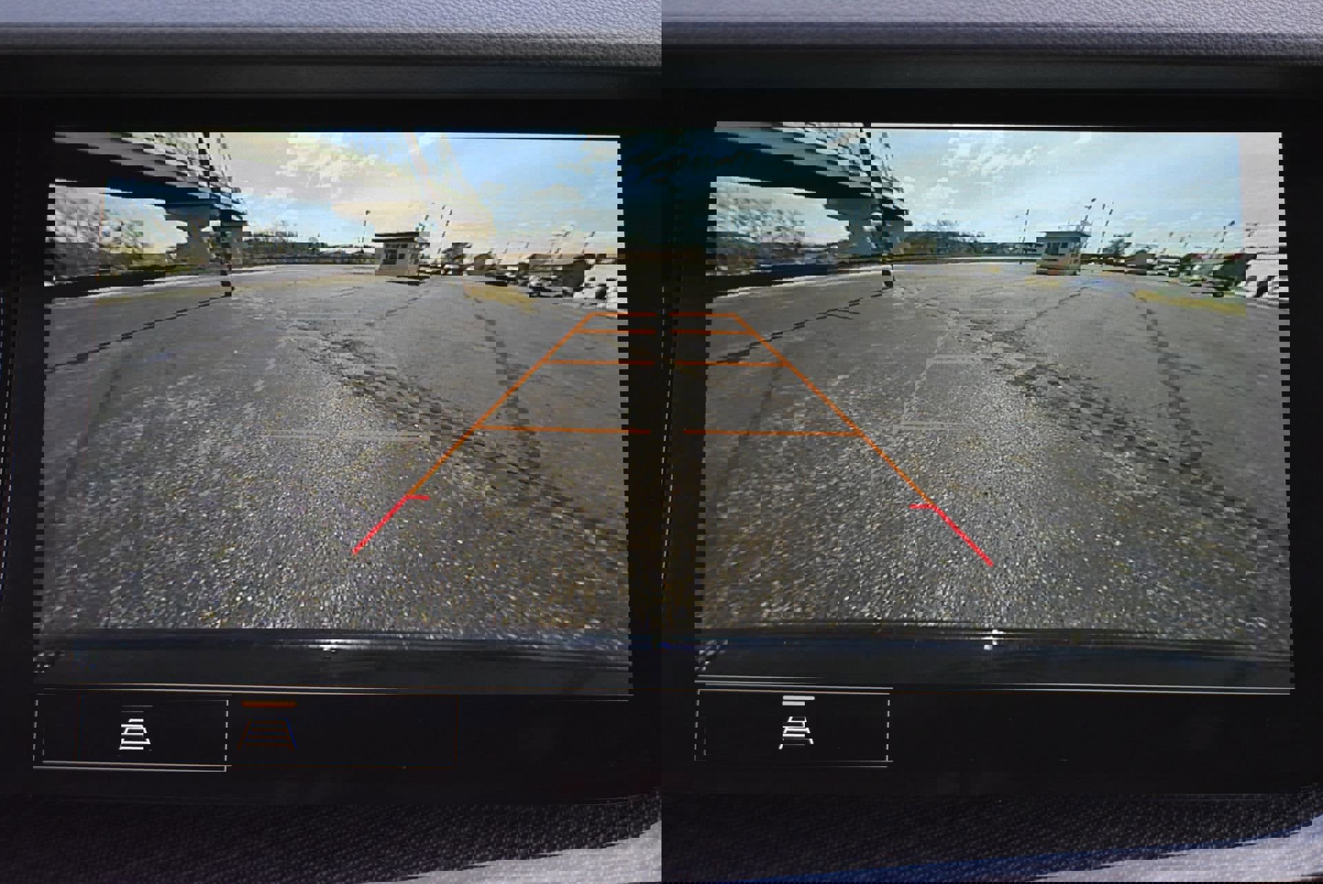 Used 2023 Buick Envision Essence AWD/4WD image 26