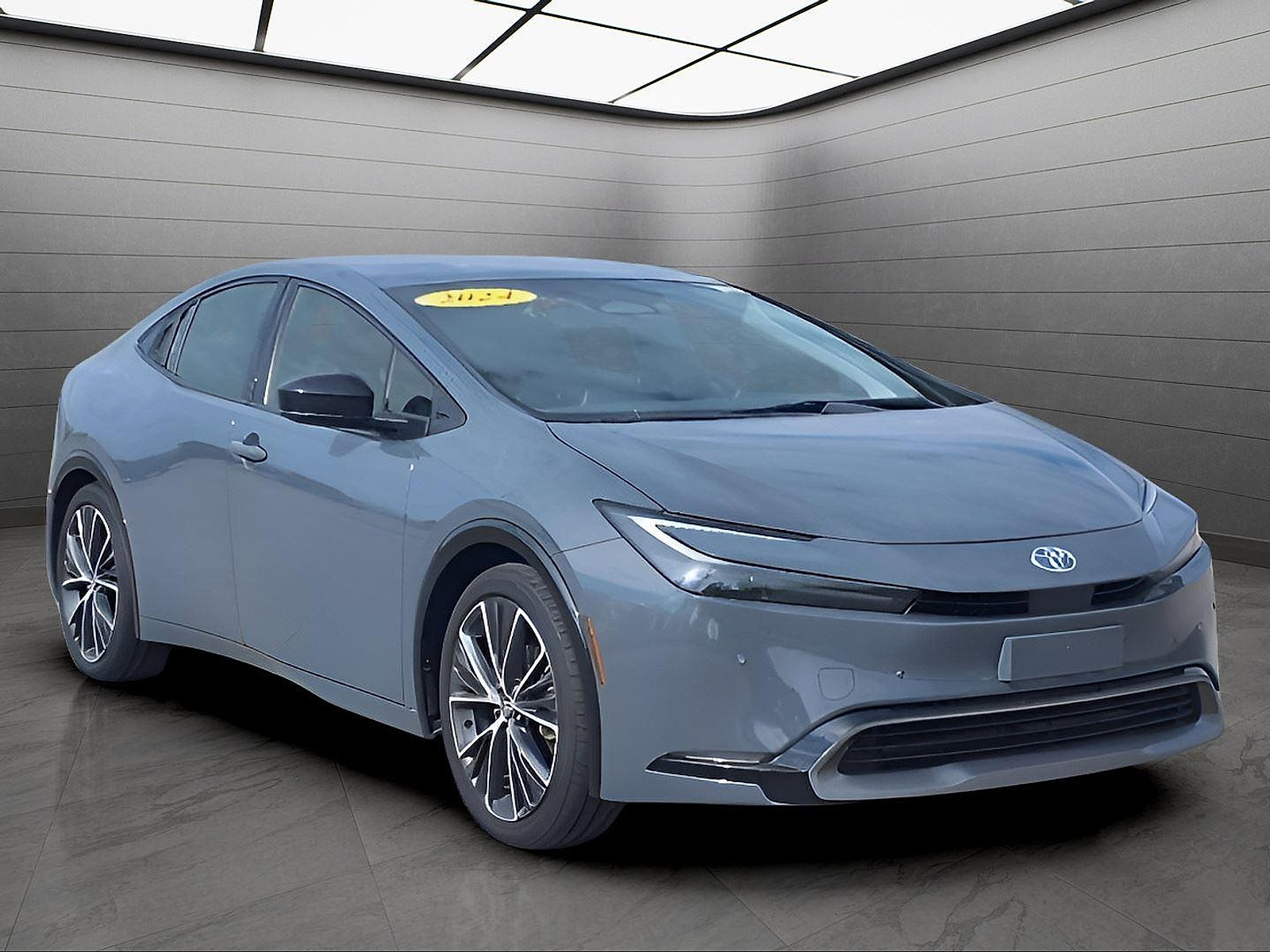 Used 2024 Toyota Prius XLE FWD image 7