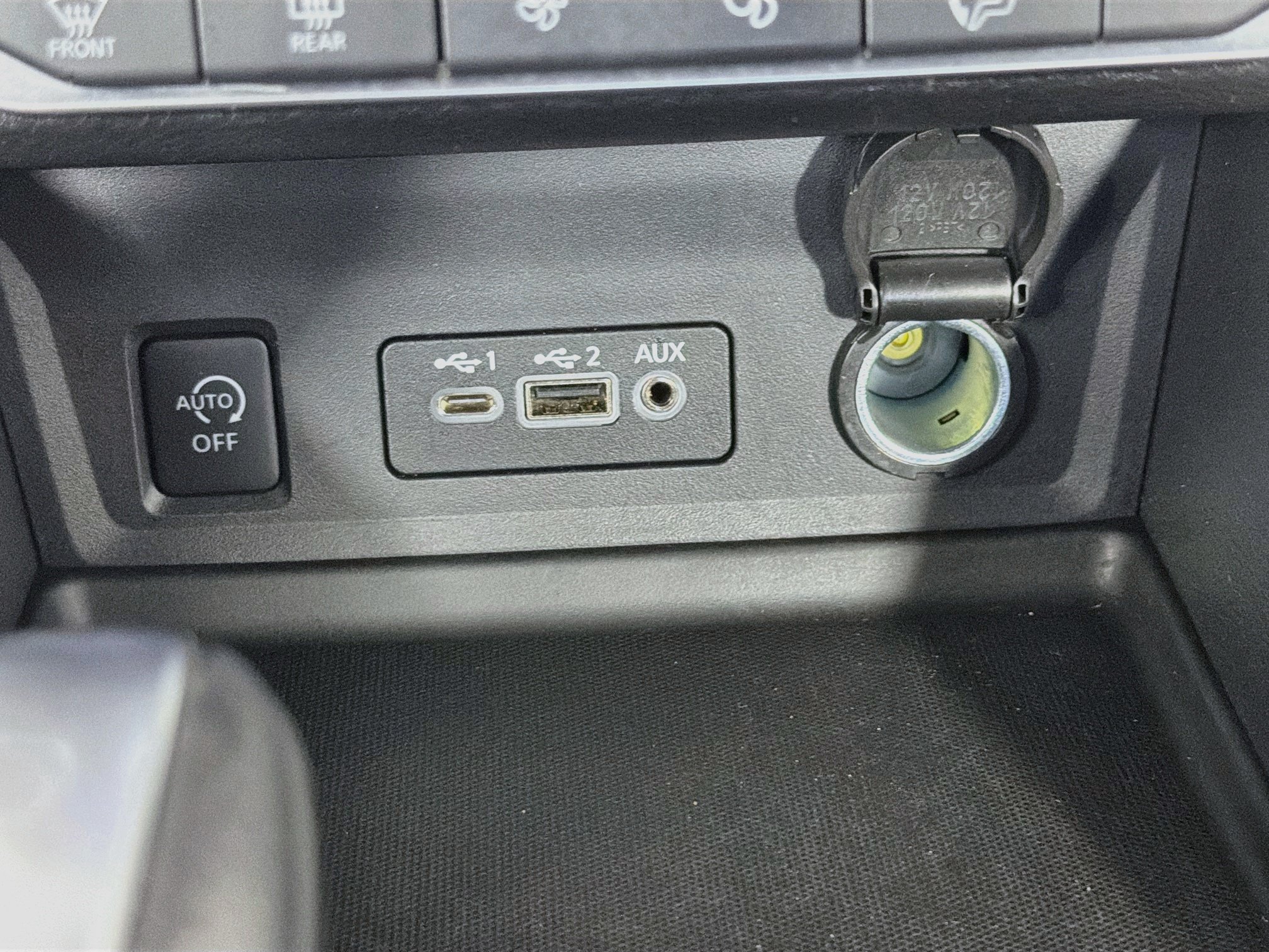 Used 2025 Nissan Sentra SR FWD image 25