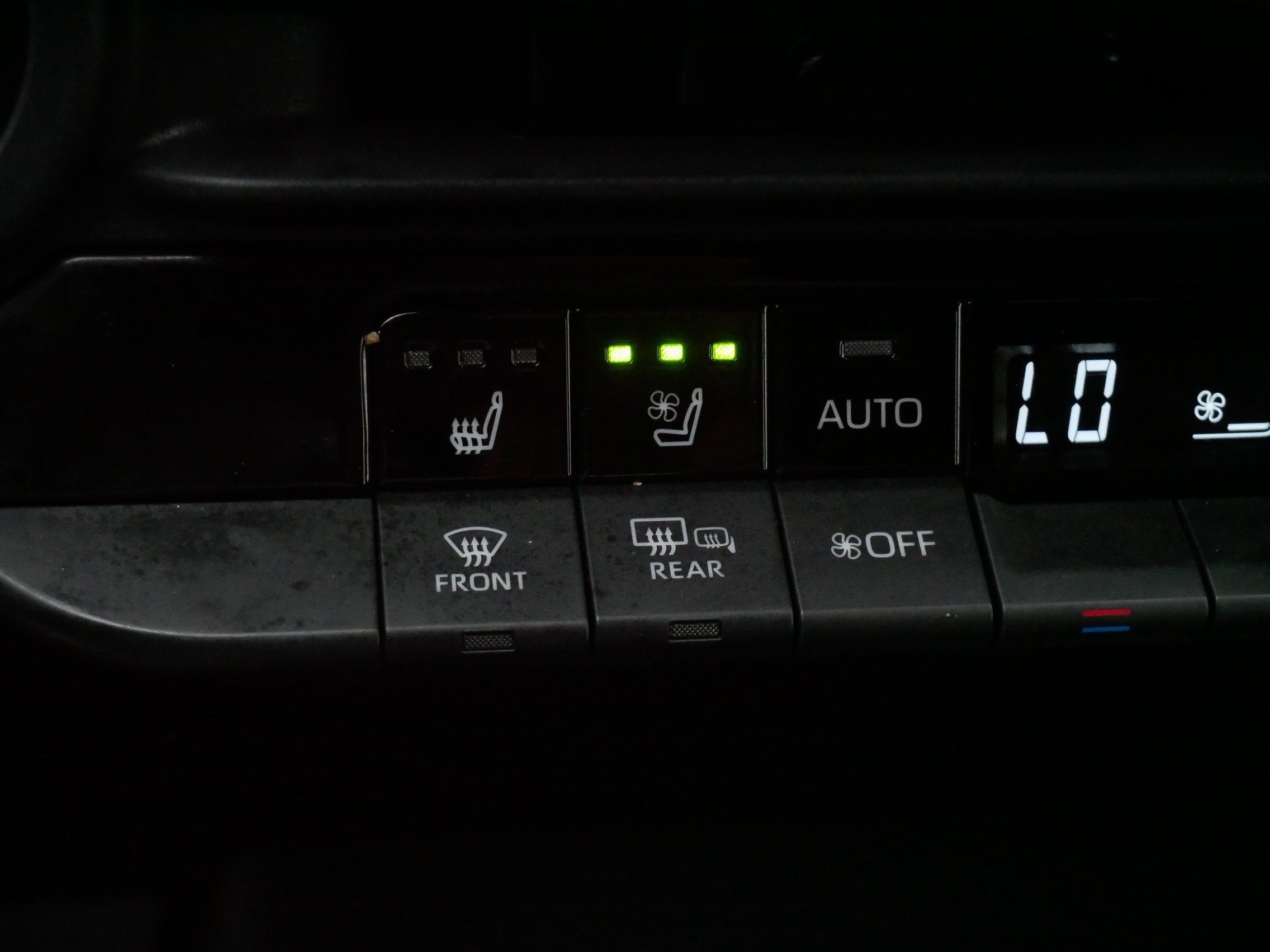 Certified 2026 Toyota Crown AWD/4WD image 32