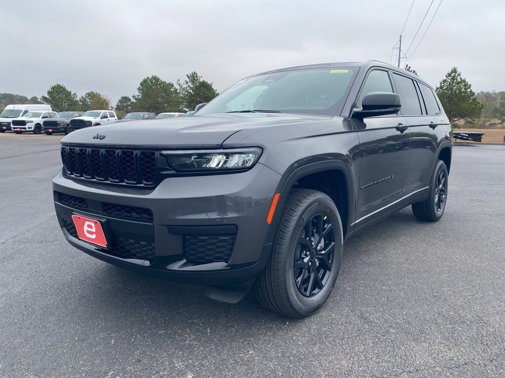 New 2025 Jeep Grand Cherokee L Altitude image 3