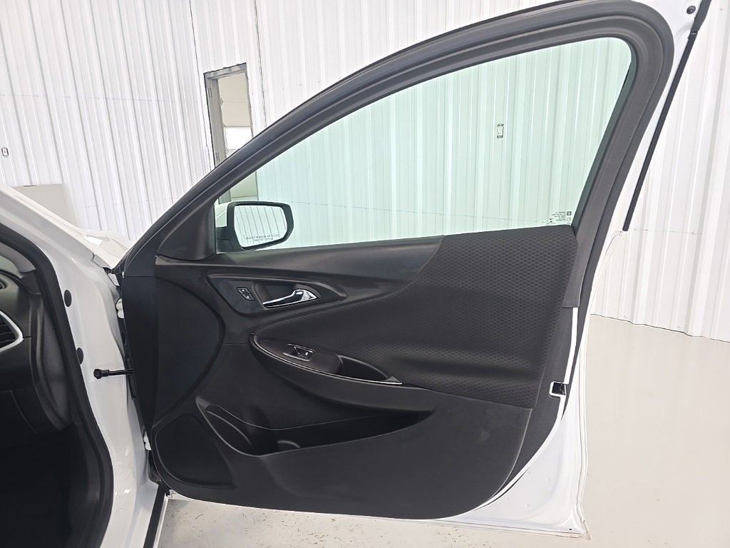 Used 2024 Chevrolet Malibu LT image 23