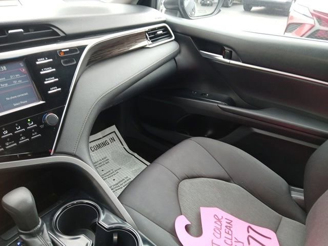 Used 2018 Toyota Camry LE FWD image 31