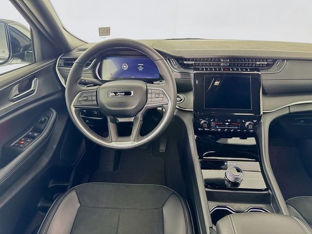 New 2025 Jeep Grand Cherokee L Laredo image 23