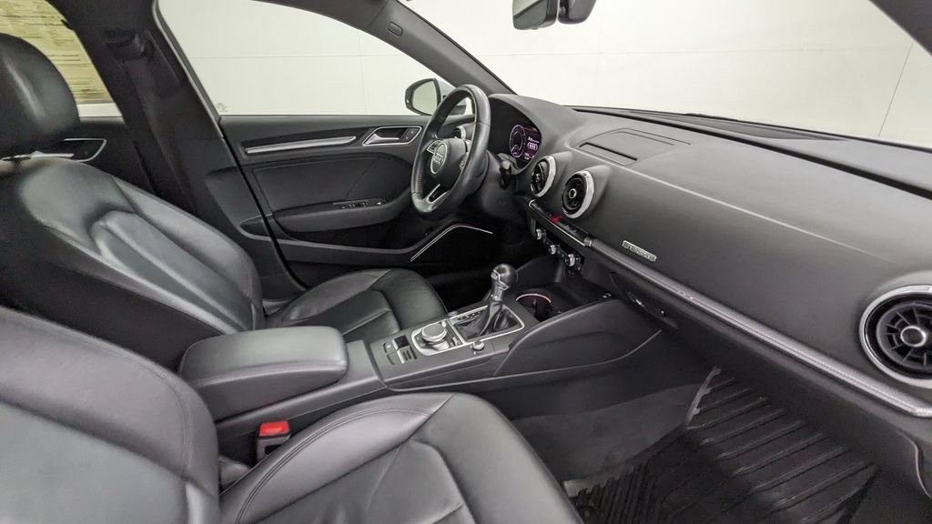 Used 2018 Audi A3 e-tron Prestige w/ Prestige Package FWD image 40