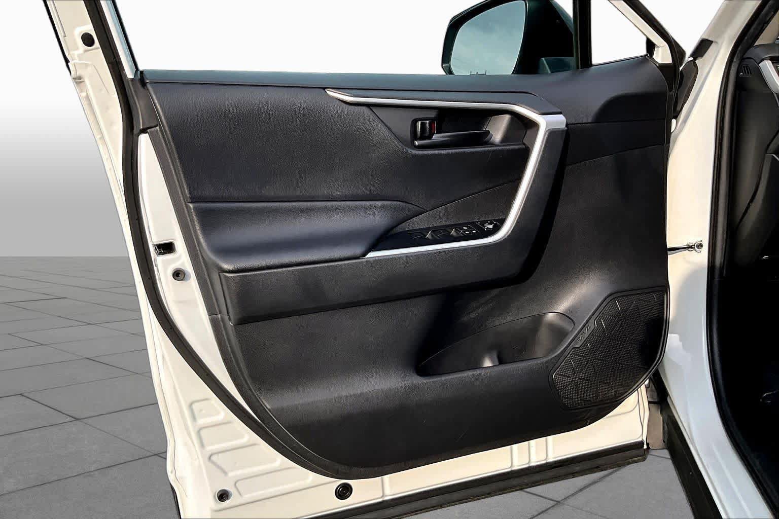 Used 2020 Toyota RAV4 LE w/ All Weather Liner Package FWD image 22