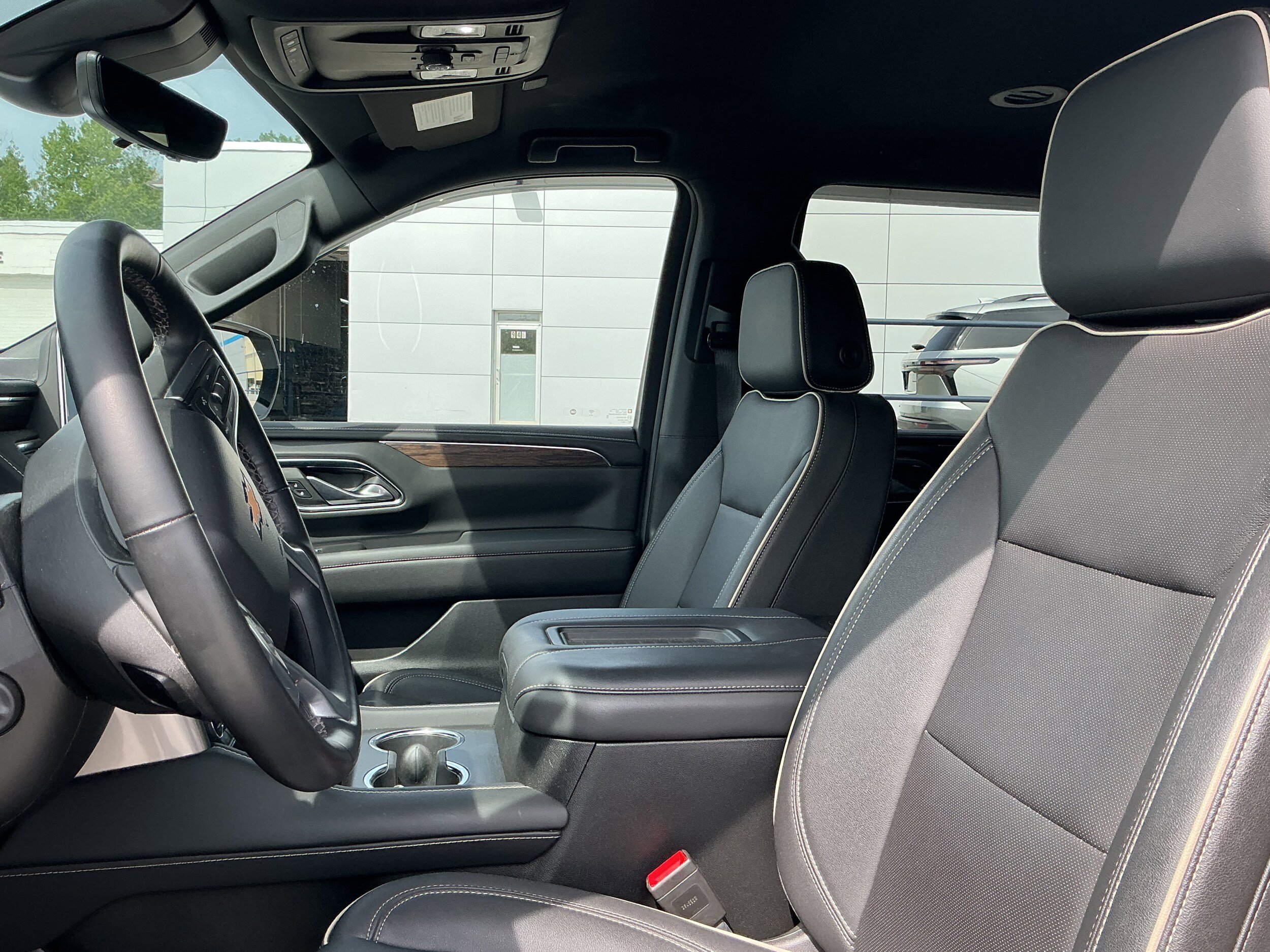 Used 2024 Chevrolet Tahoe Premier AWD/4WD image 5