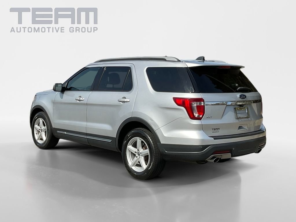 Used 2018 Ford Explorer XLT image 5