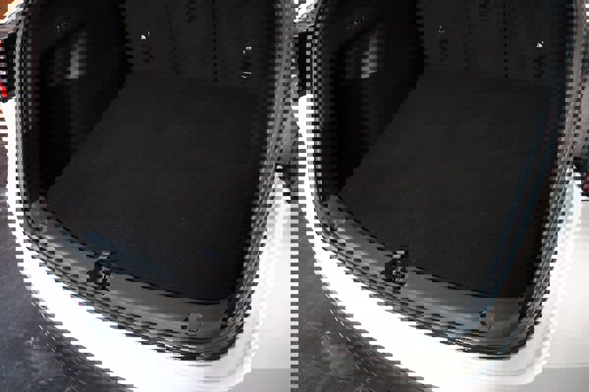 Used 2023 Tesla Model Y Long Range image 42