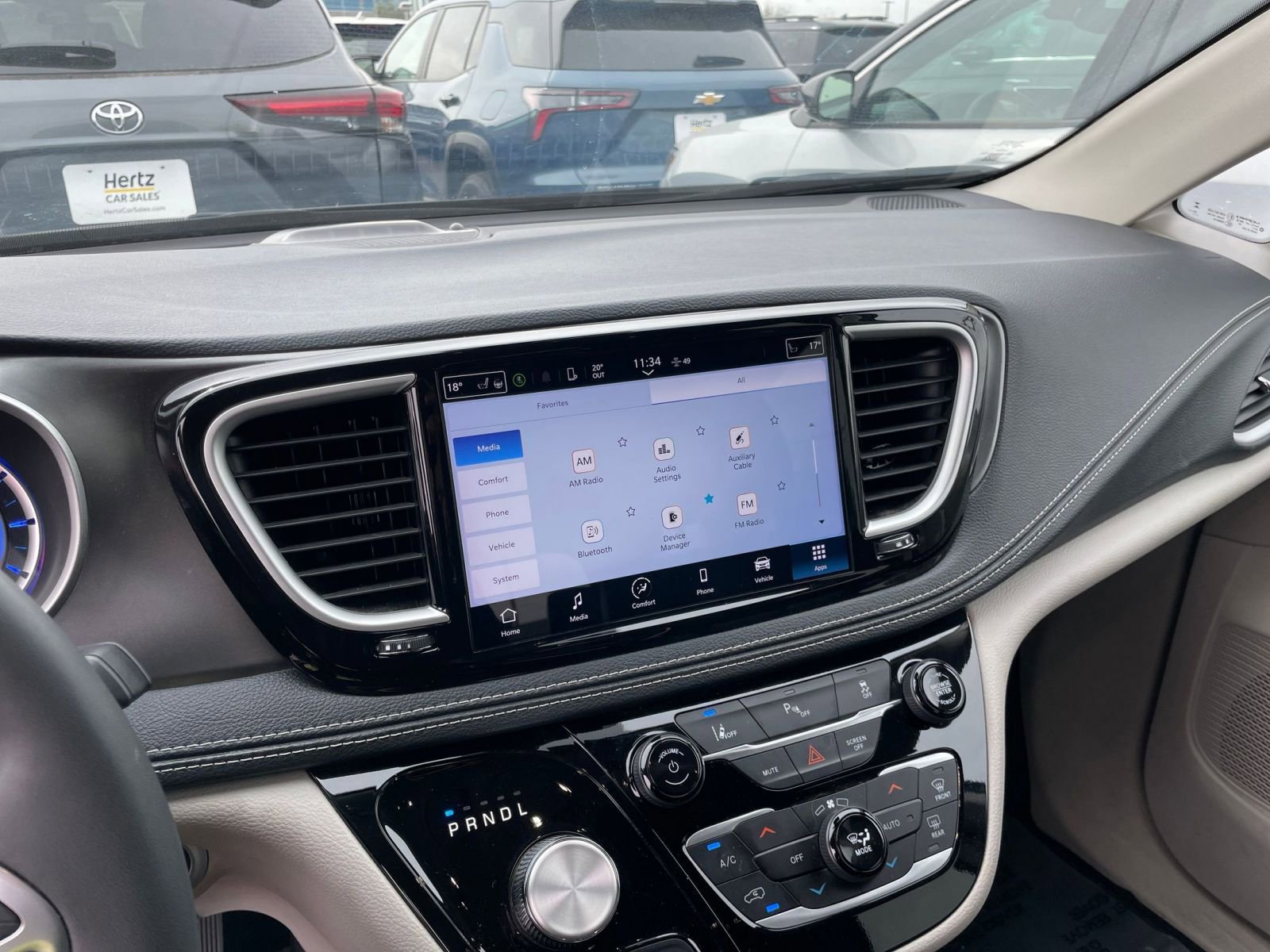 Used 2023 Chrysler Pacifica Touring-L image 20