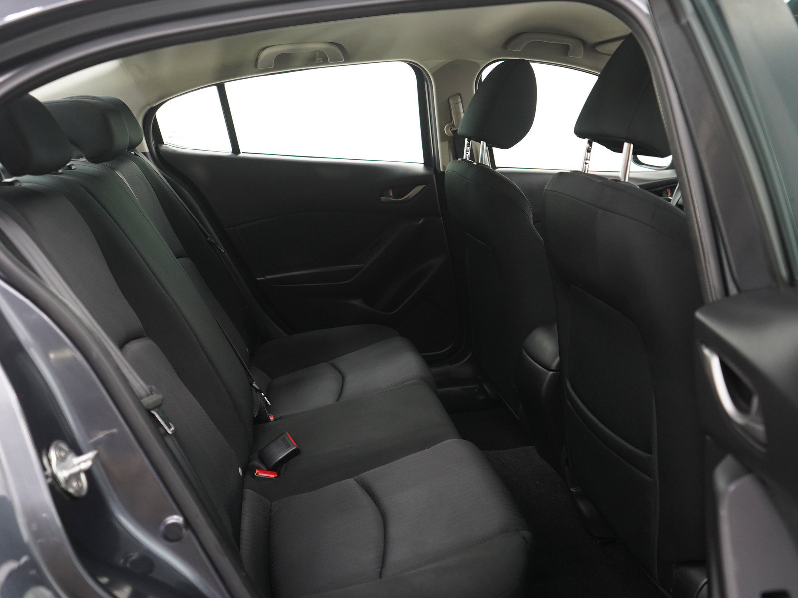 Used 2015 MAZDA MAZDA3 i Sport FWD image 12