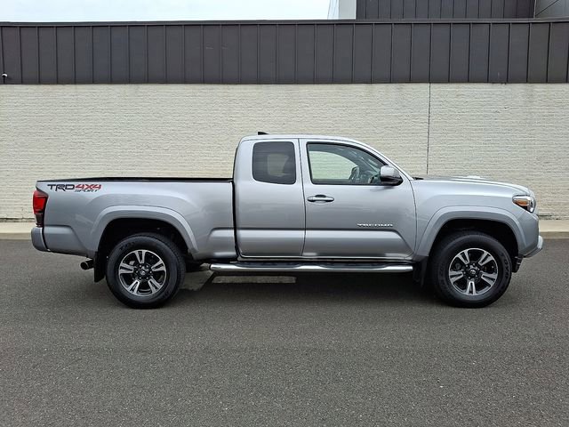 Used 2018 Toyota Tacoma TRD Sport AWD/4WD image 7