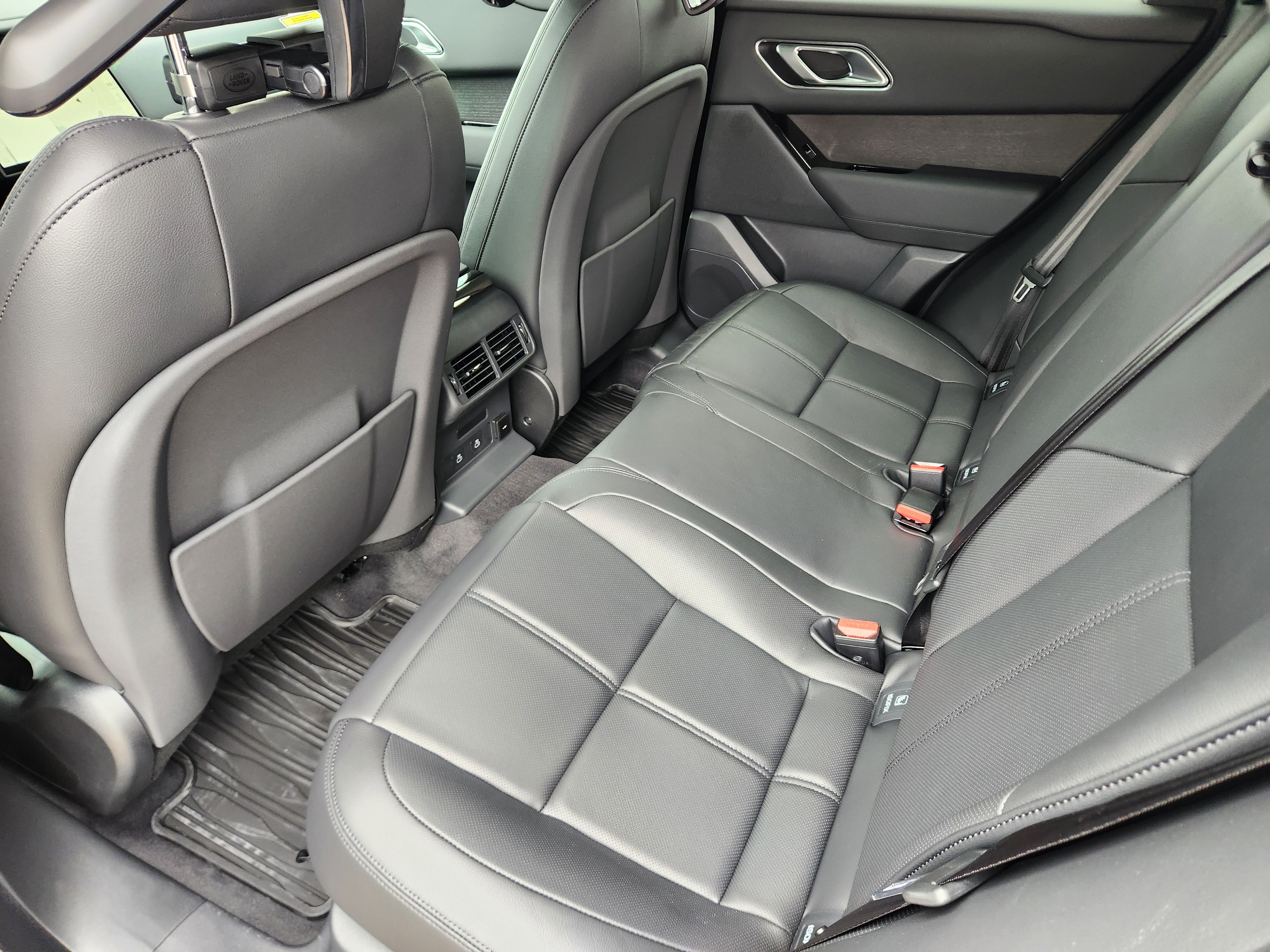 New 2026 Land Rover Range Rover Velar Dynamic SE image 30