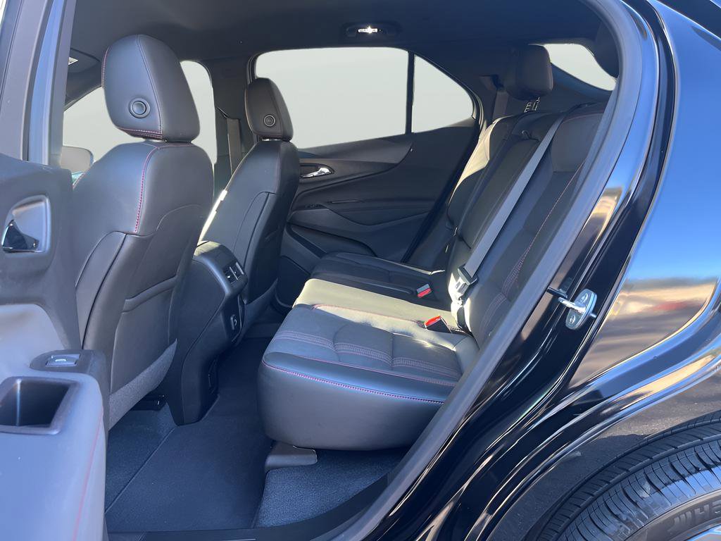 Used 2022 Chevrolet Equinox RS w/ Infotainment Package image 9