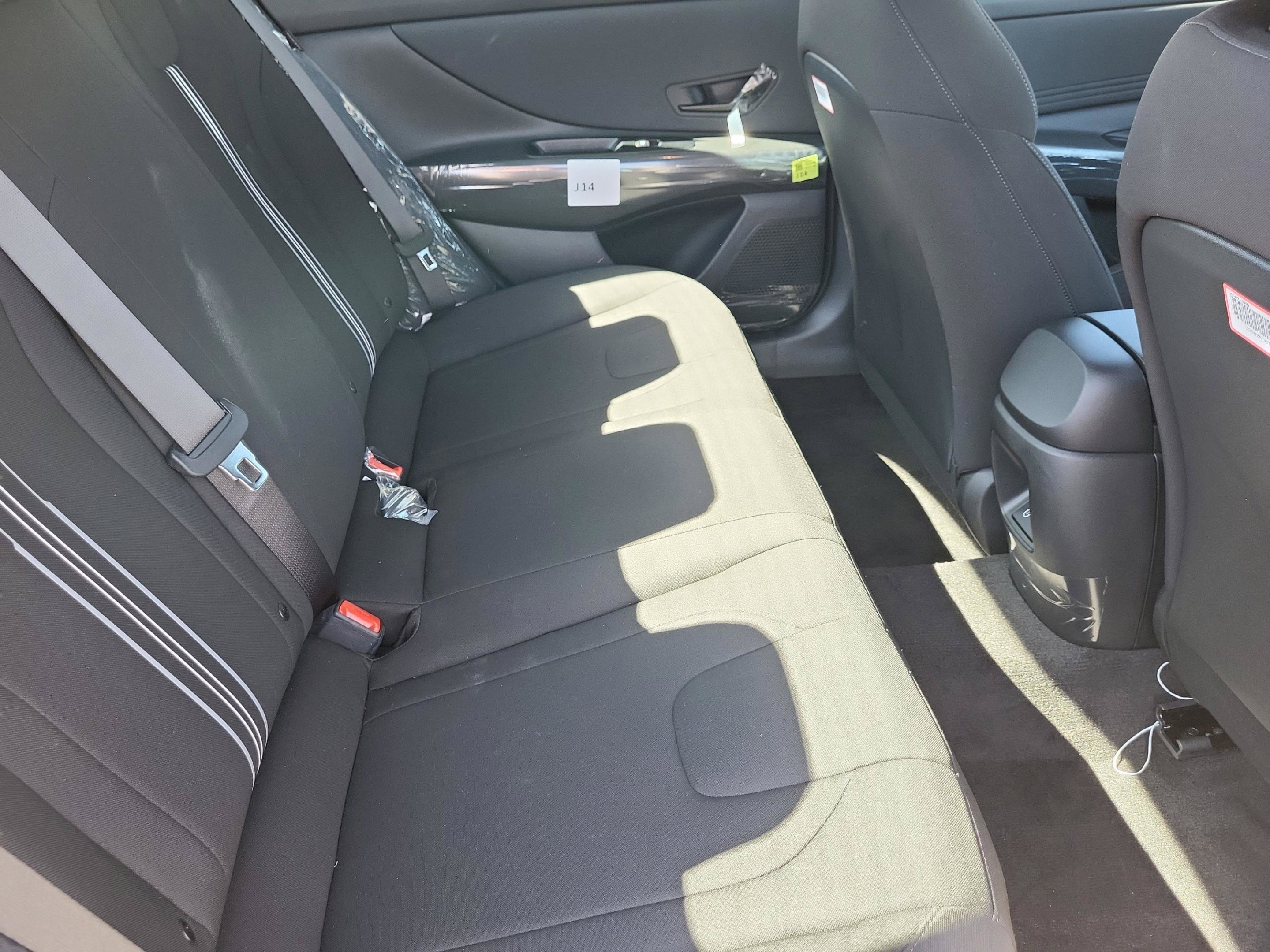 New 2026 Hyundai Elantra SEL FWD image 23
