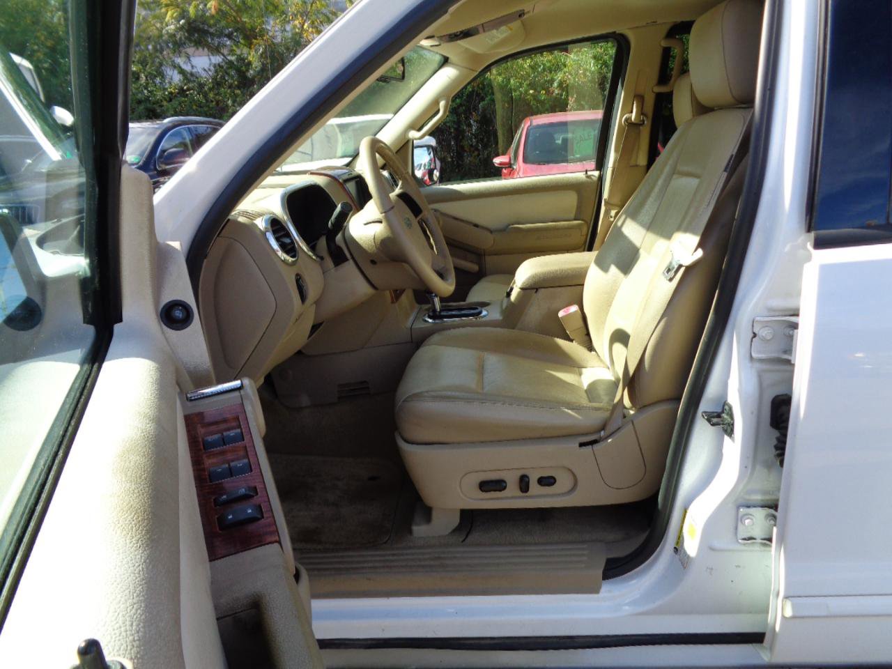 Used 2007 Ford Explorer Eddie Bauer AWD/4WD image 12