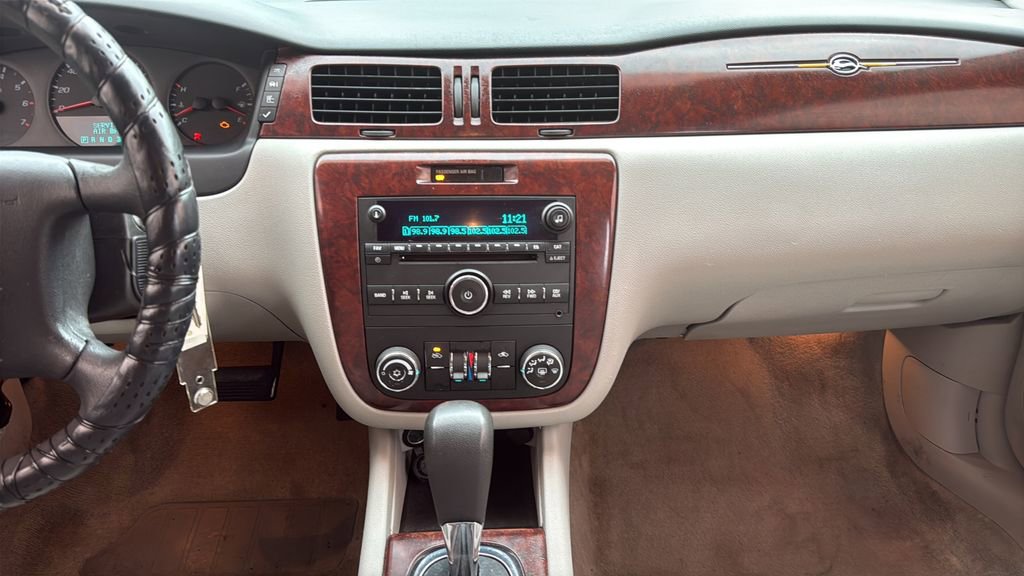 Used 2009 Chevrolet Impala LS FWD image 14