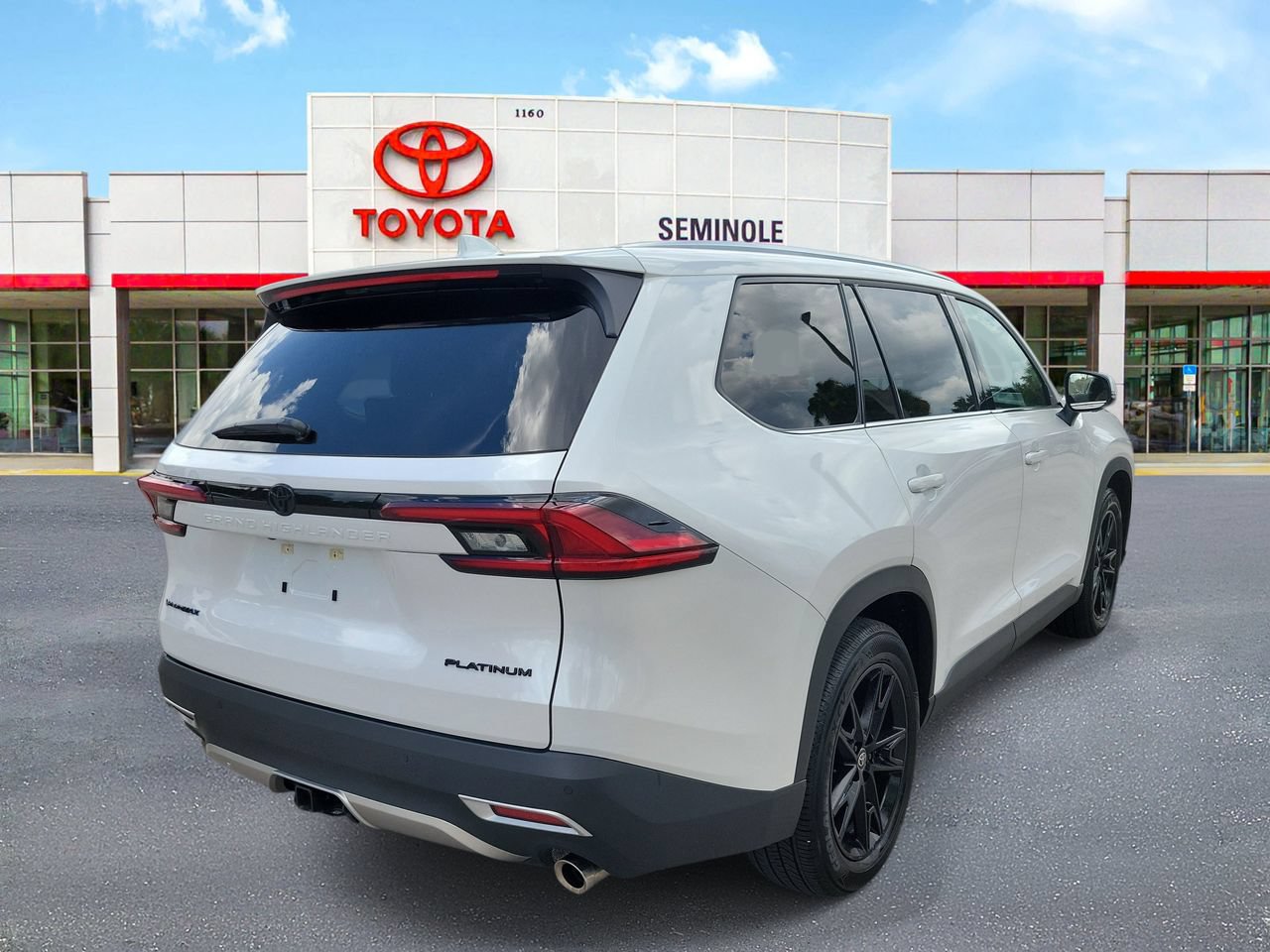 Used 2025 Toyota Grand Highlander AWD Hybrid image 3