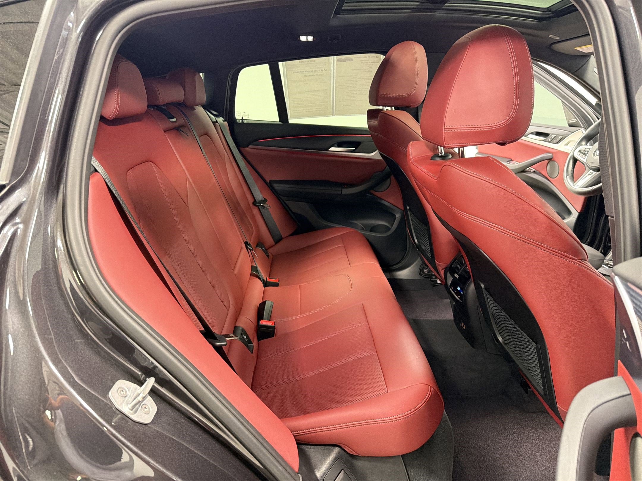 Certified 2024 BMW X4 xDrive30i w/ Premium Package image 30