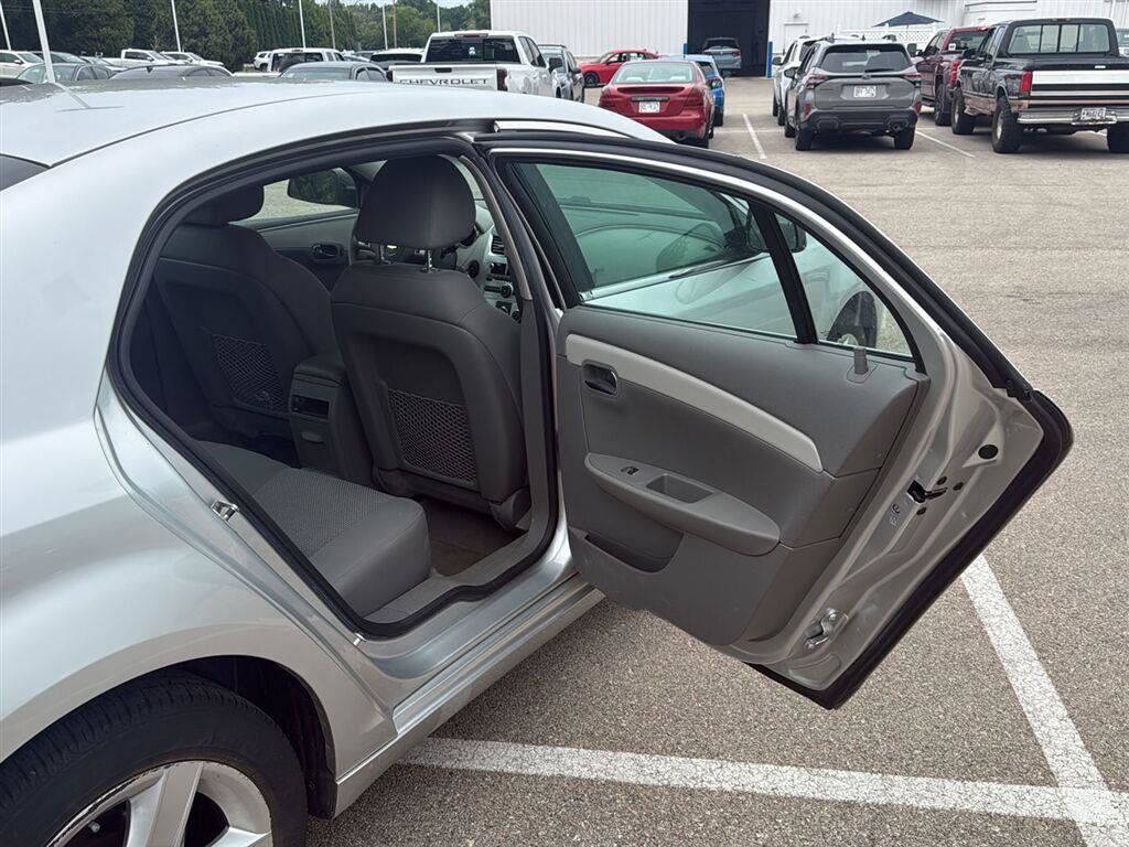 Used 2010 Chevrolet Malibu LS FWD image 15