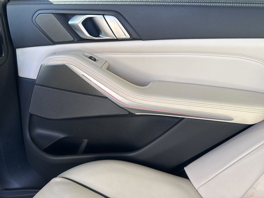 Used 2023 BMW X5 M50i image 19