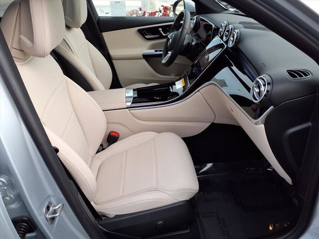 Used 2025 Mercedes-Benz GLC 300 image 16