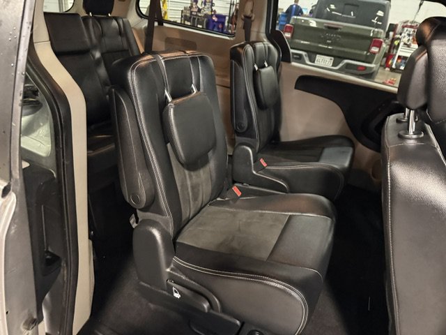Used 2019 Dodge Grand Caravan SXT FWD image 11