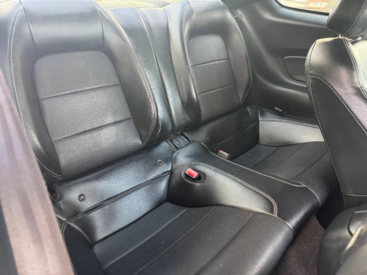 Used 2020 Ford Mustang Premium image 17