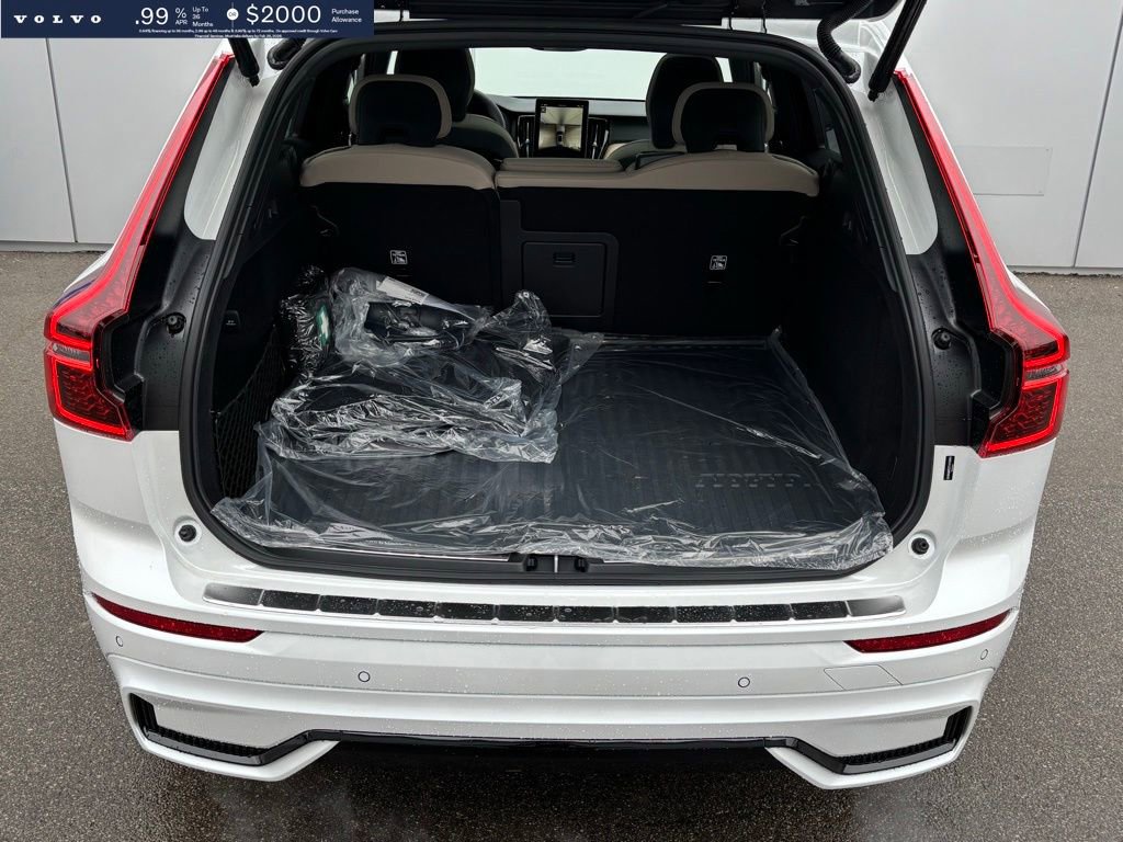 New 2026 Volvo XC60 T8 Plus w/ Protection Package Premier image 17
