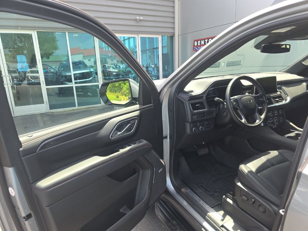Used 2024 Chevrolet Tahoe RST w/ Luxury Package AWD/4WD image 10