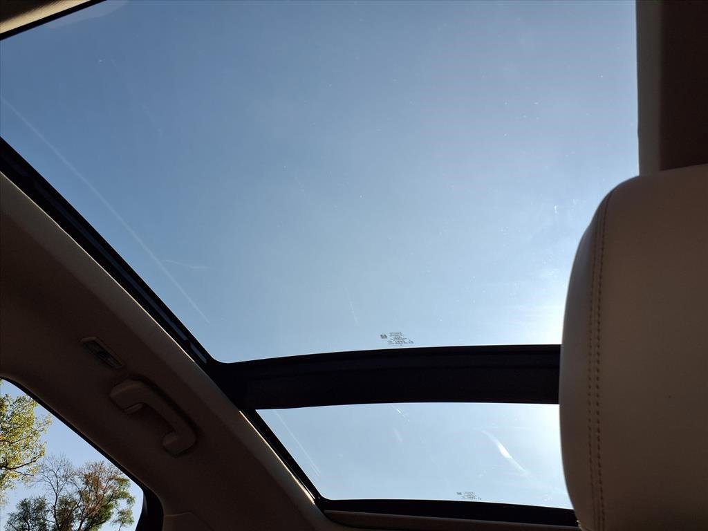 Used 2022 Lincoln Corsair AWD w/ Premium Package image 9