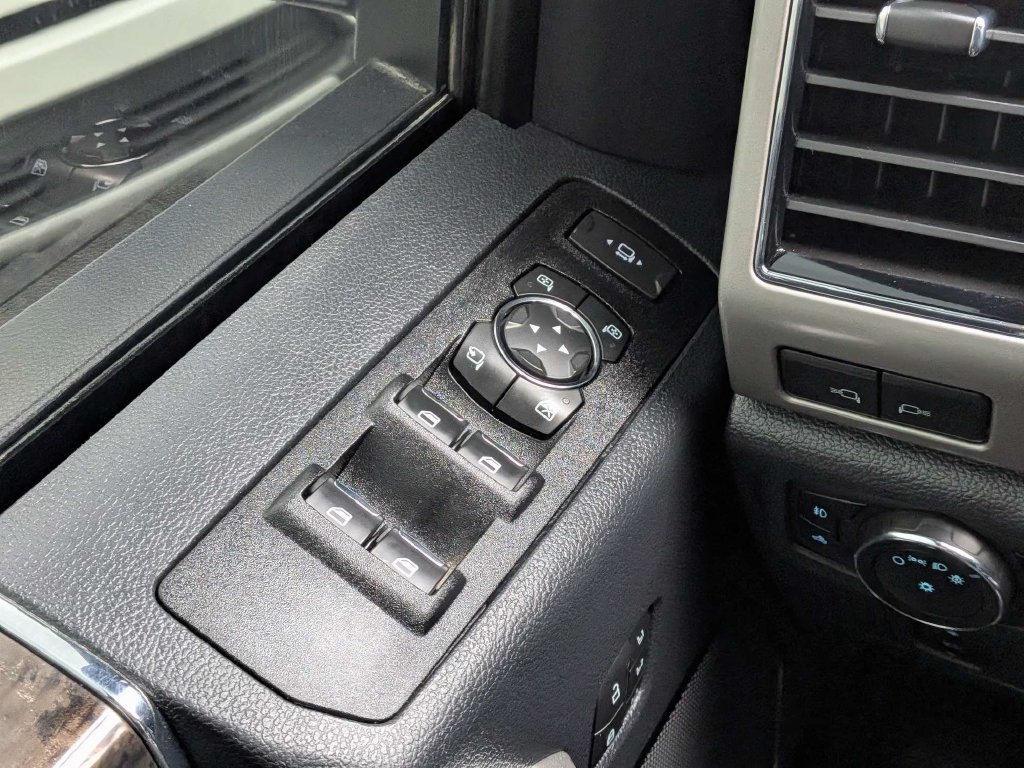 Used 2022 Ford F250 Lariat w/ Lariat Value Package AWD/4WD image 20