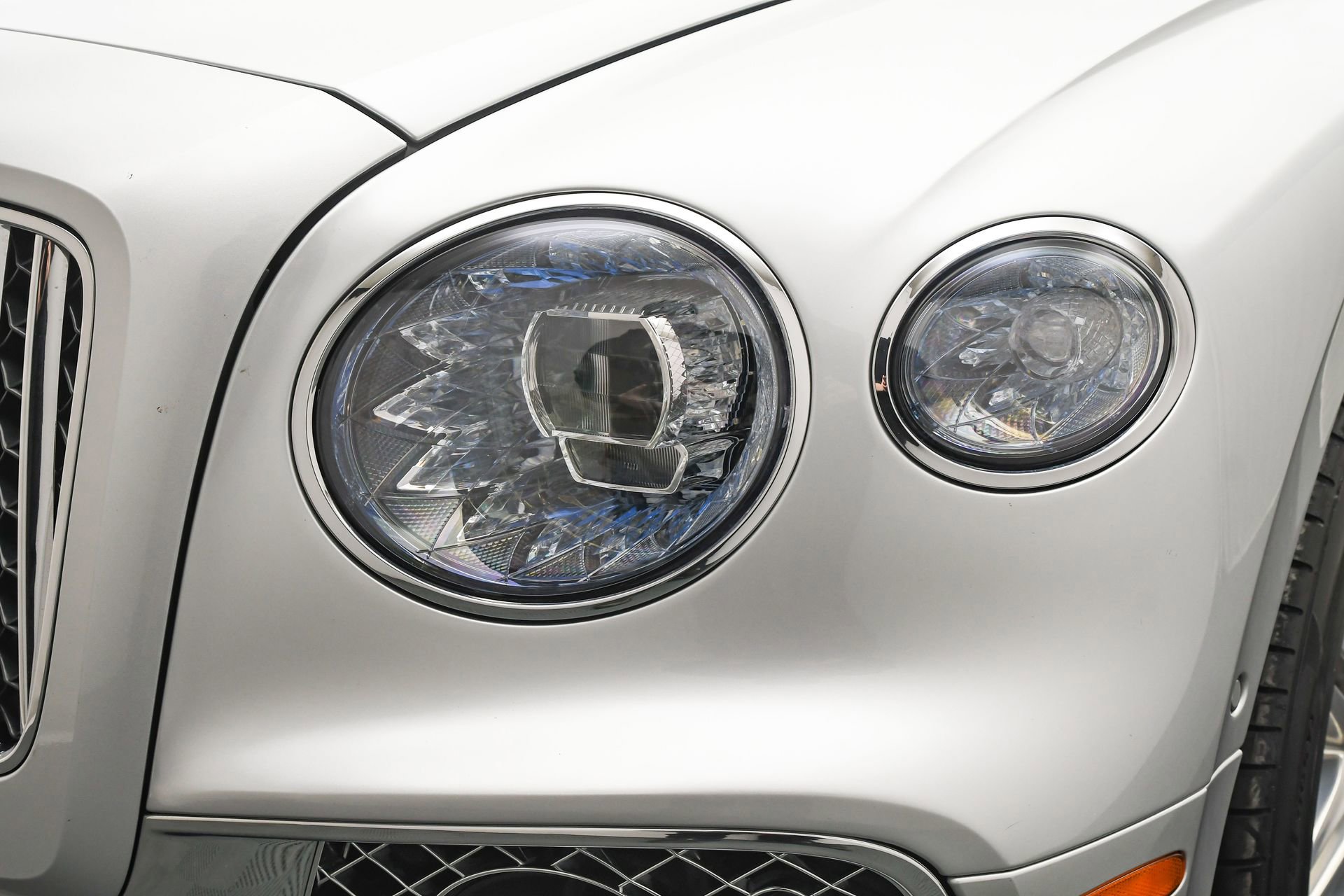 Used 2022 Bentley Flying Spur V8 image 30