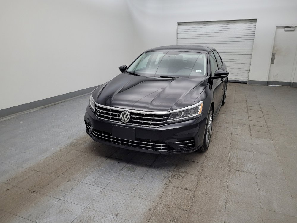 Used 2018 Volkswagen Passat 2.0T R-Line w/ R-Line Lighting Package image 15