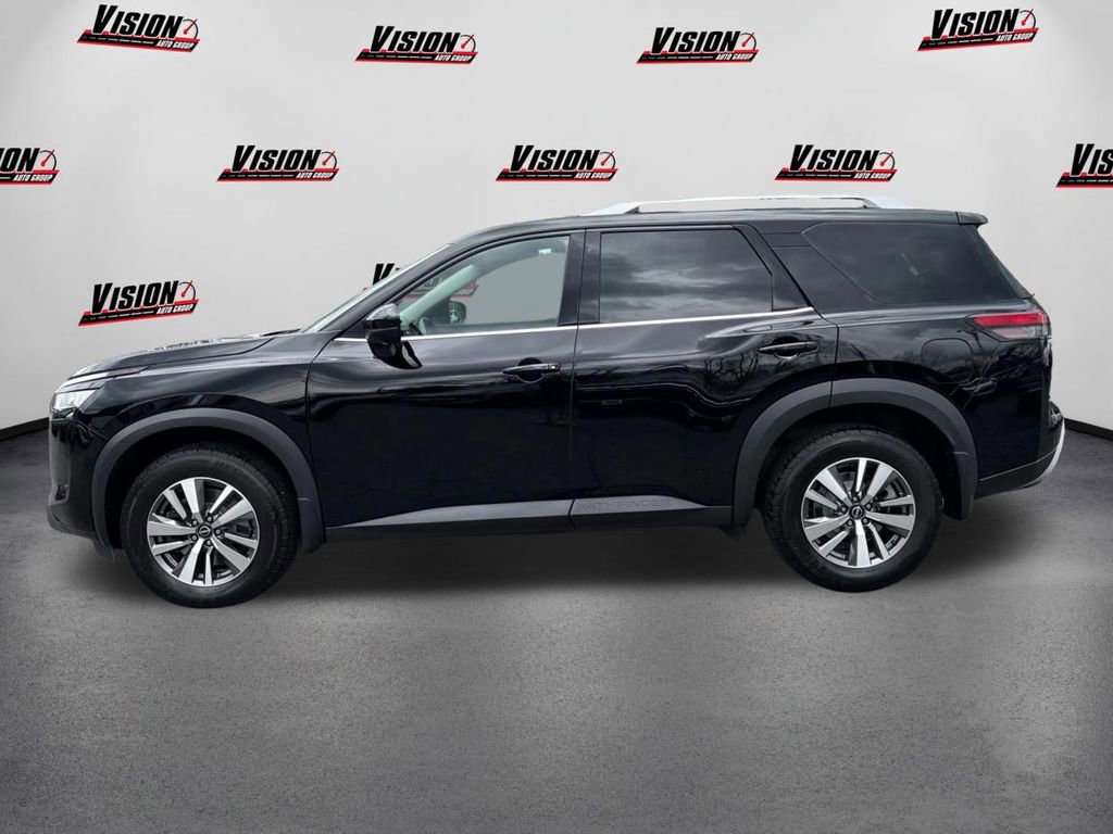 Used 2023 Nissan Pathfinder SL w/ Lighting Package (N92) AWD/4WD image 8