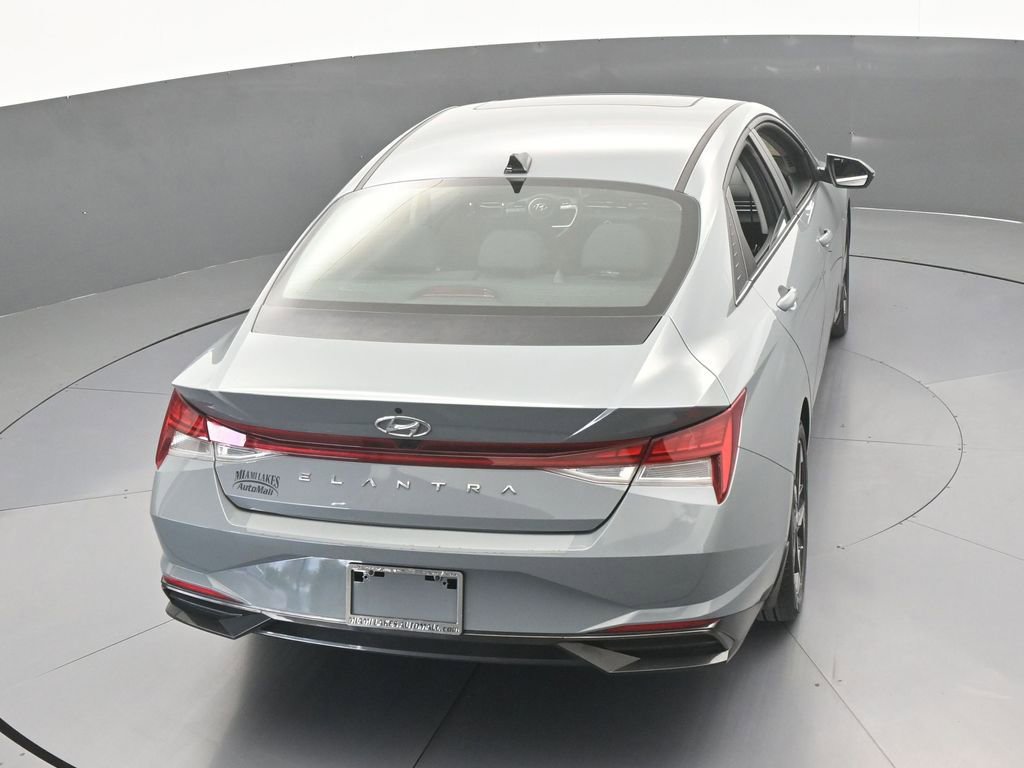 Used 2022 Hyundai Elantra SEL w/ Convenience + Premium Package FWD image 46